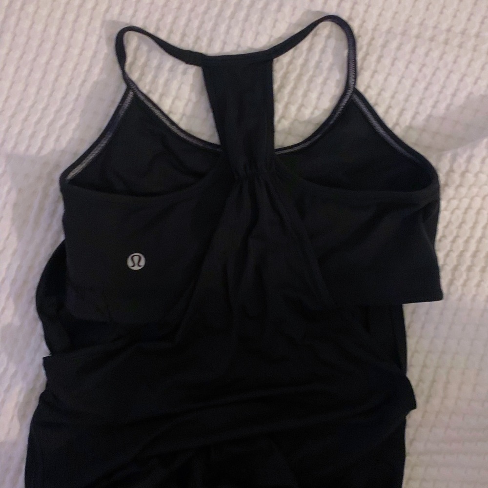 Lululemon workout top
